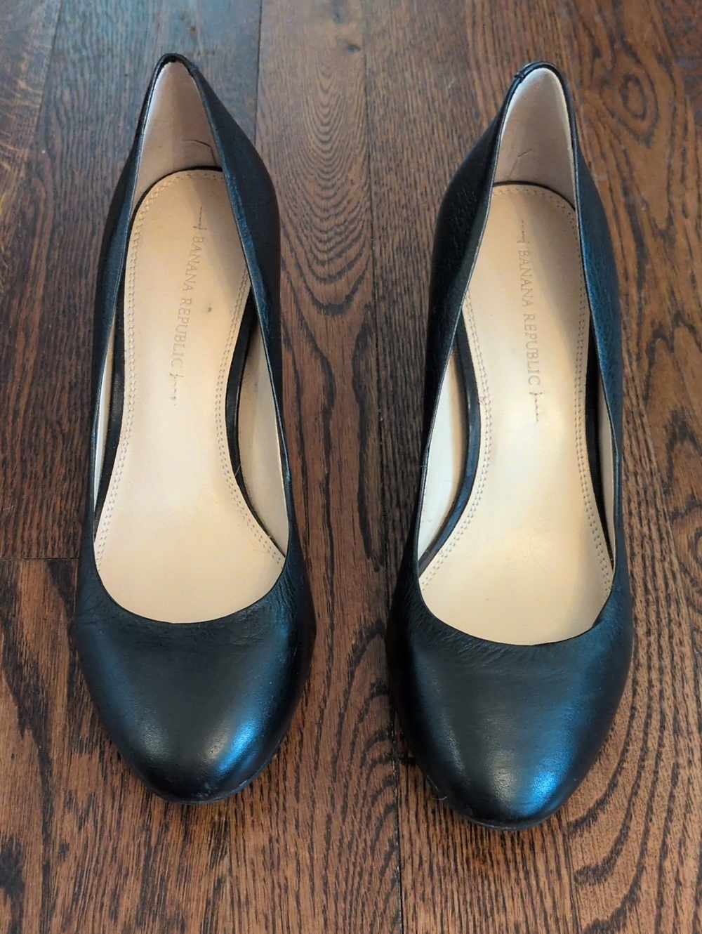 Banana Republic Black Leather Round-Toe Pumps